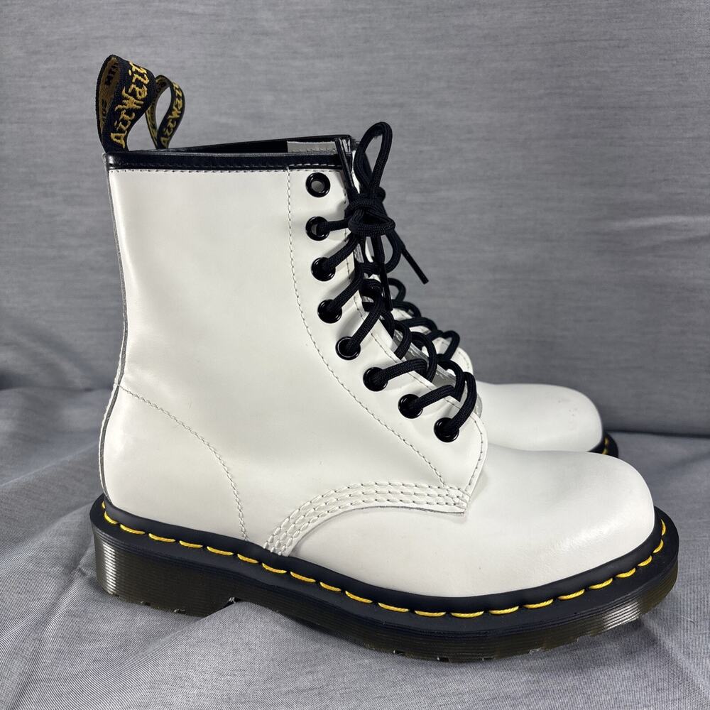 Doc Dr Martens Air Wair White Leather Boots‎ W Sz 5 M Sz 4 US 11822 Unisex